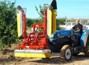 Agricultural sprayer Herbicide spray boom with “Ridged brushes”